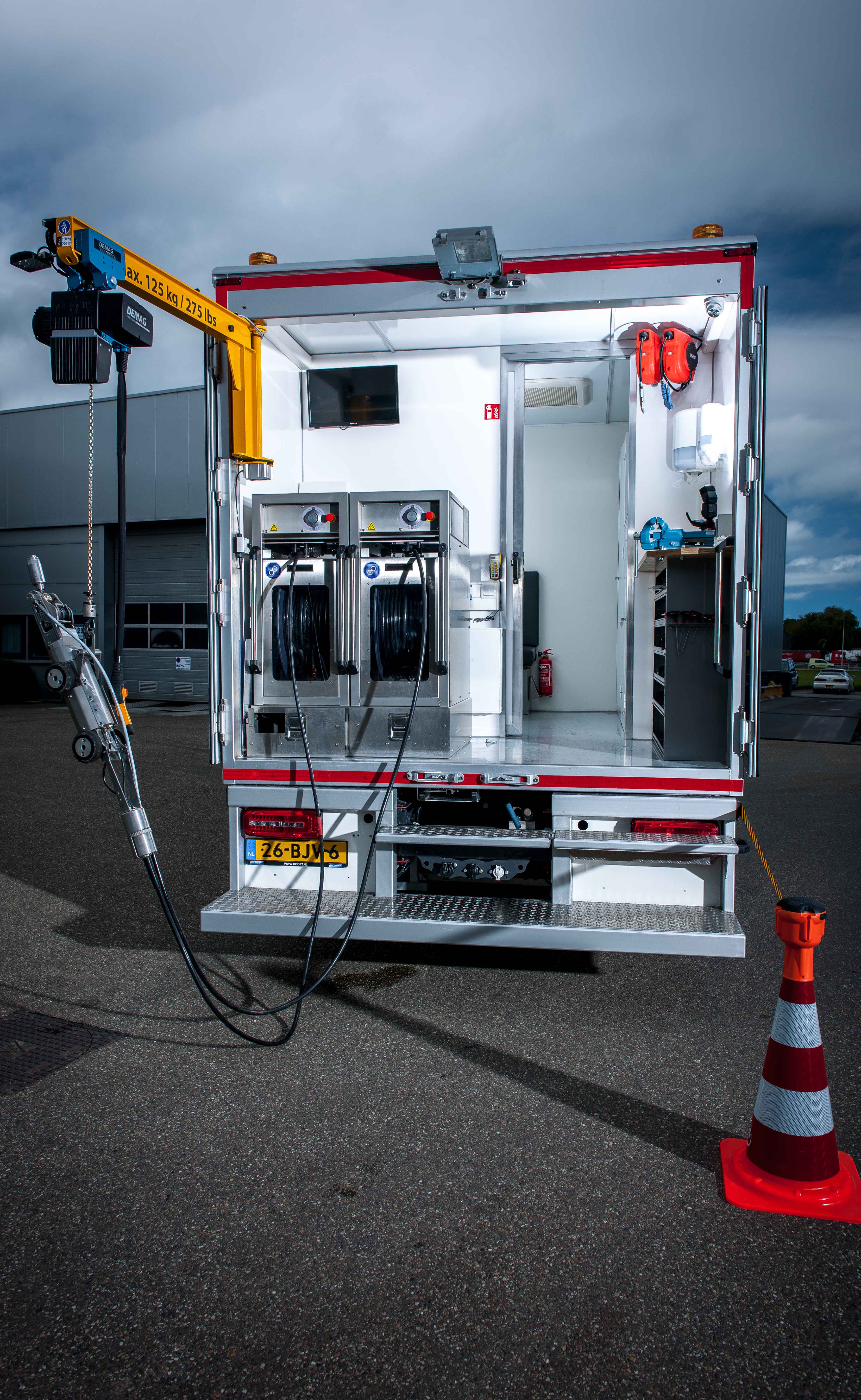 IDTEC SR-SERIES vehicle installation